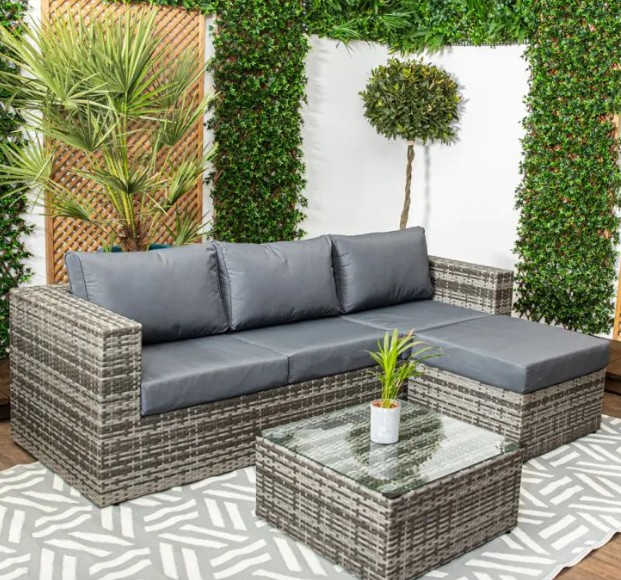 Rattan garden furniture – corner sofa sets, dining sets and outdoor loungers